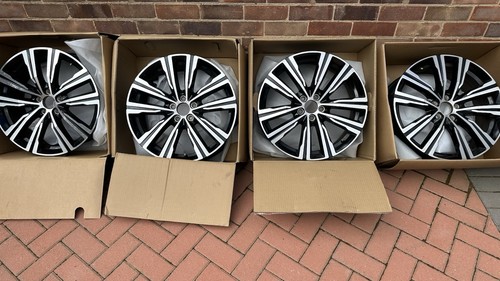 Volvo 32271570 alloys - 4,