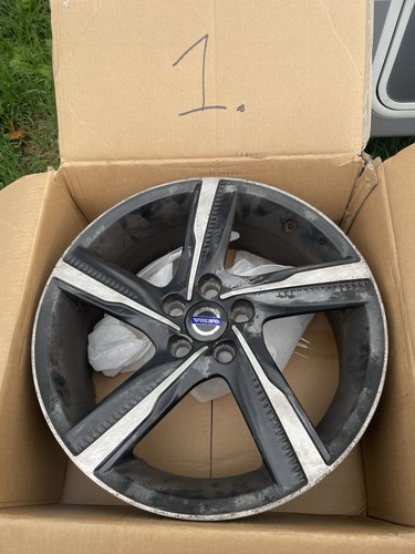 Volvo v40 design - design, alloy