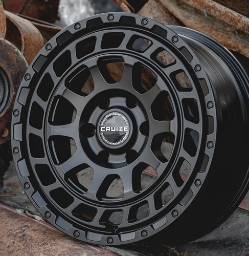 Black swamper alloy wheels - 17",
