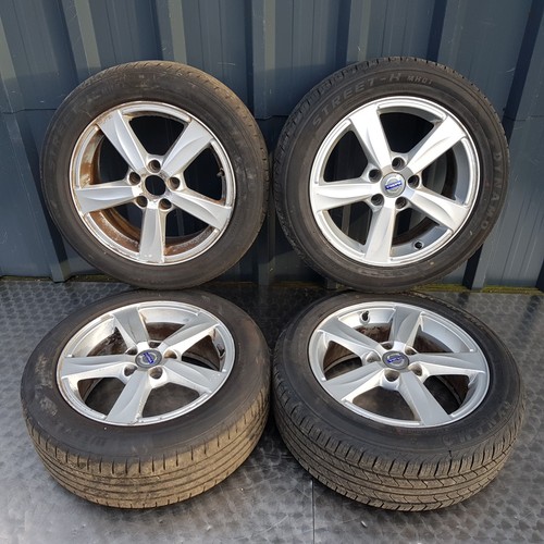 Volvo v40 alloy wheels - alloy, with
